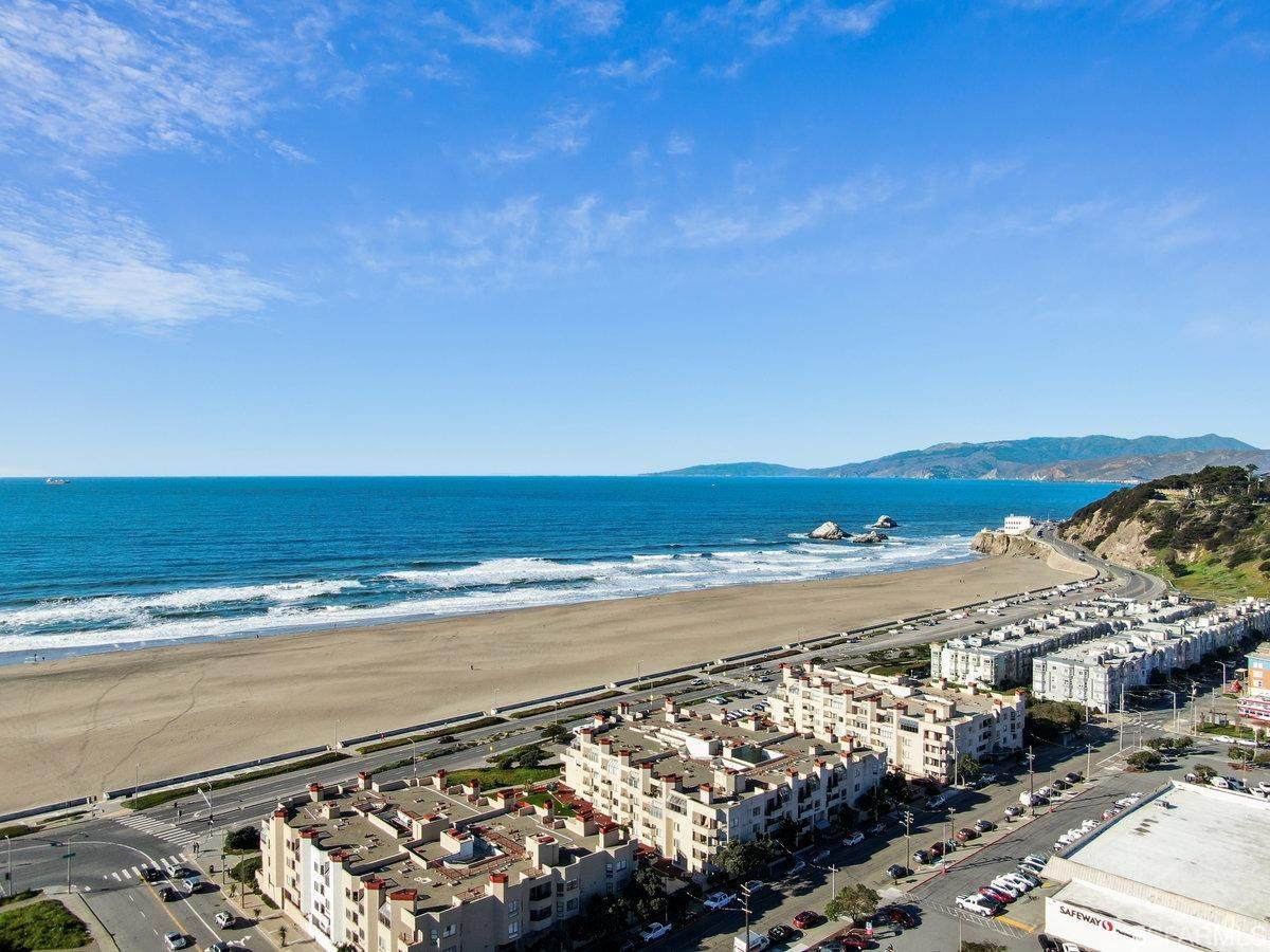 825 La Playa Street - Photo 1