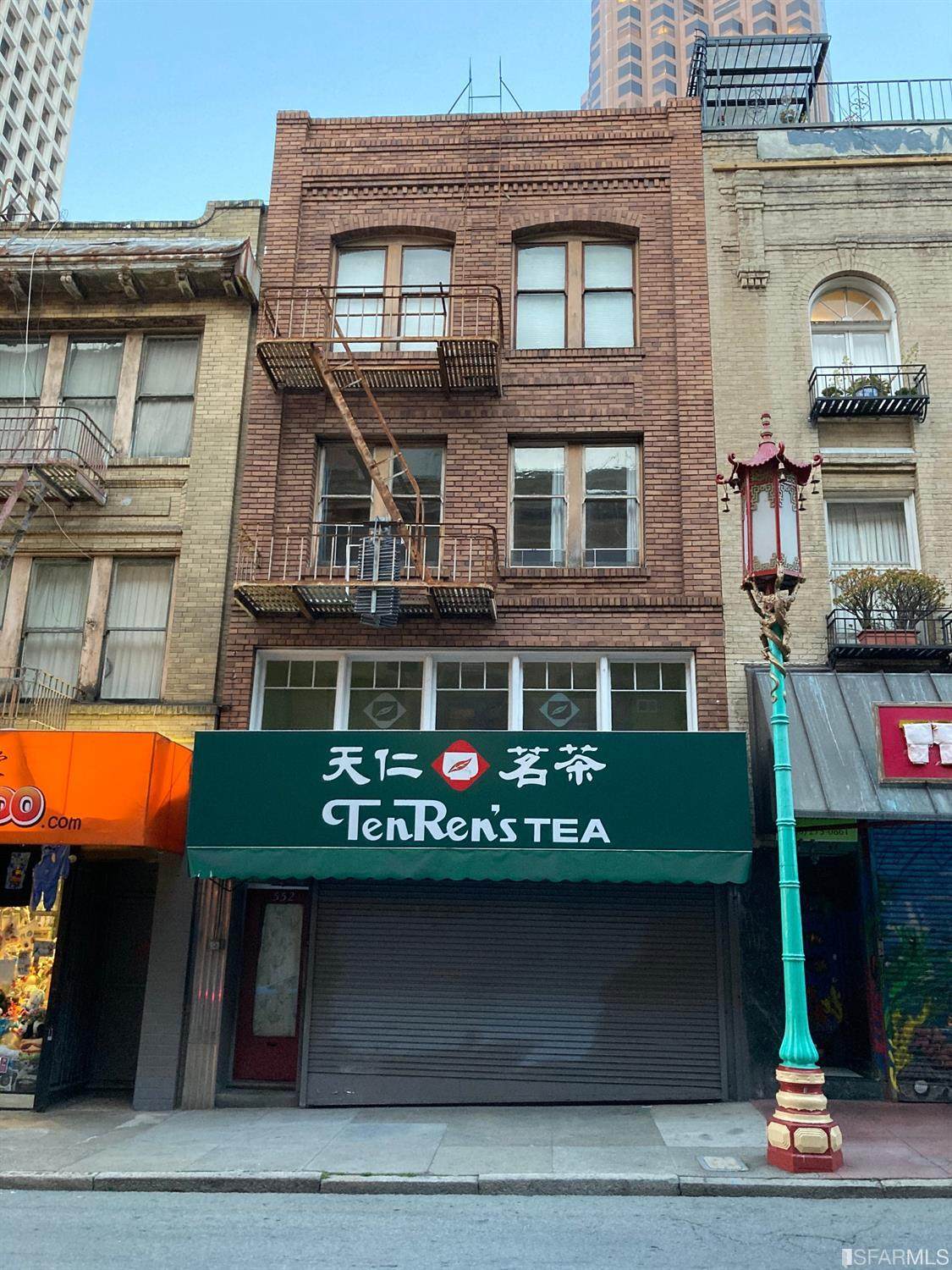 550 Grant Avenue - Photo 1