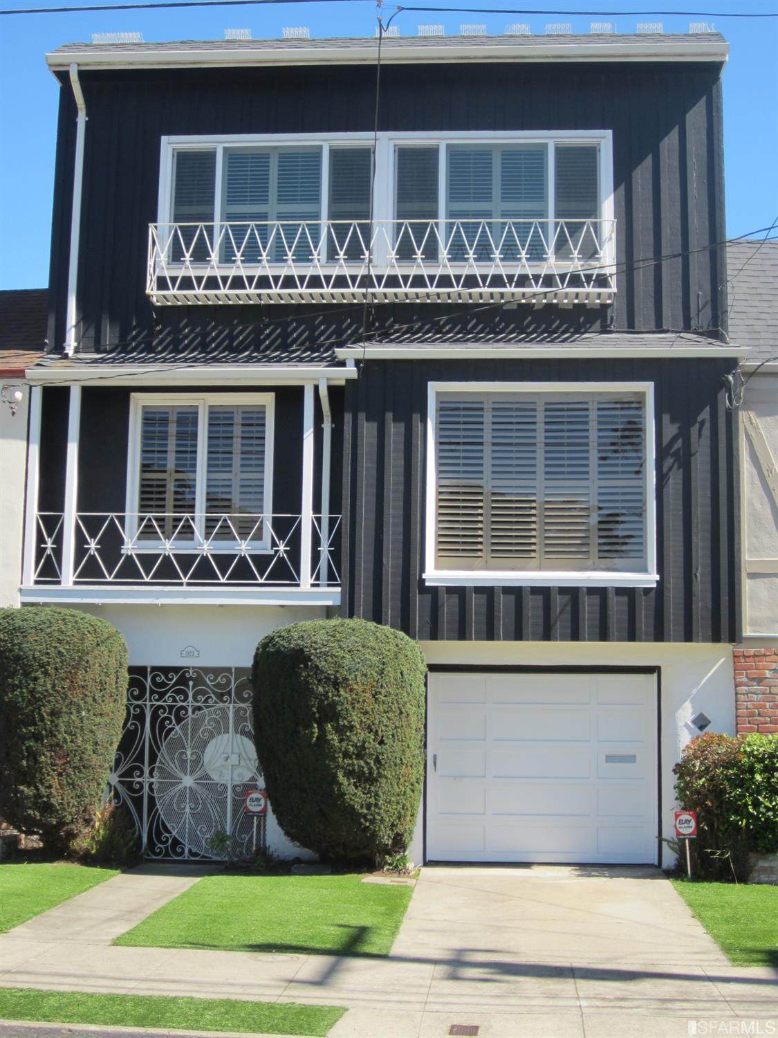 1922 36th Avenue - Photo 1