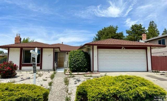 2801 Elmhurst Circle - Photo 1