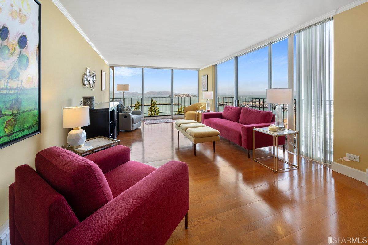 1050 North Point Street - Photo 1