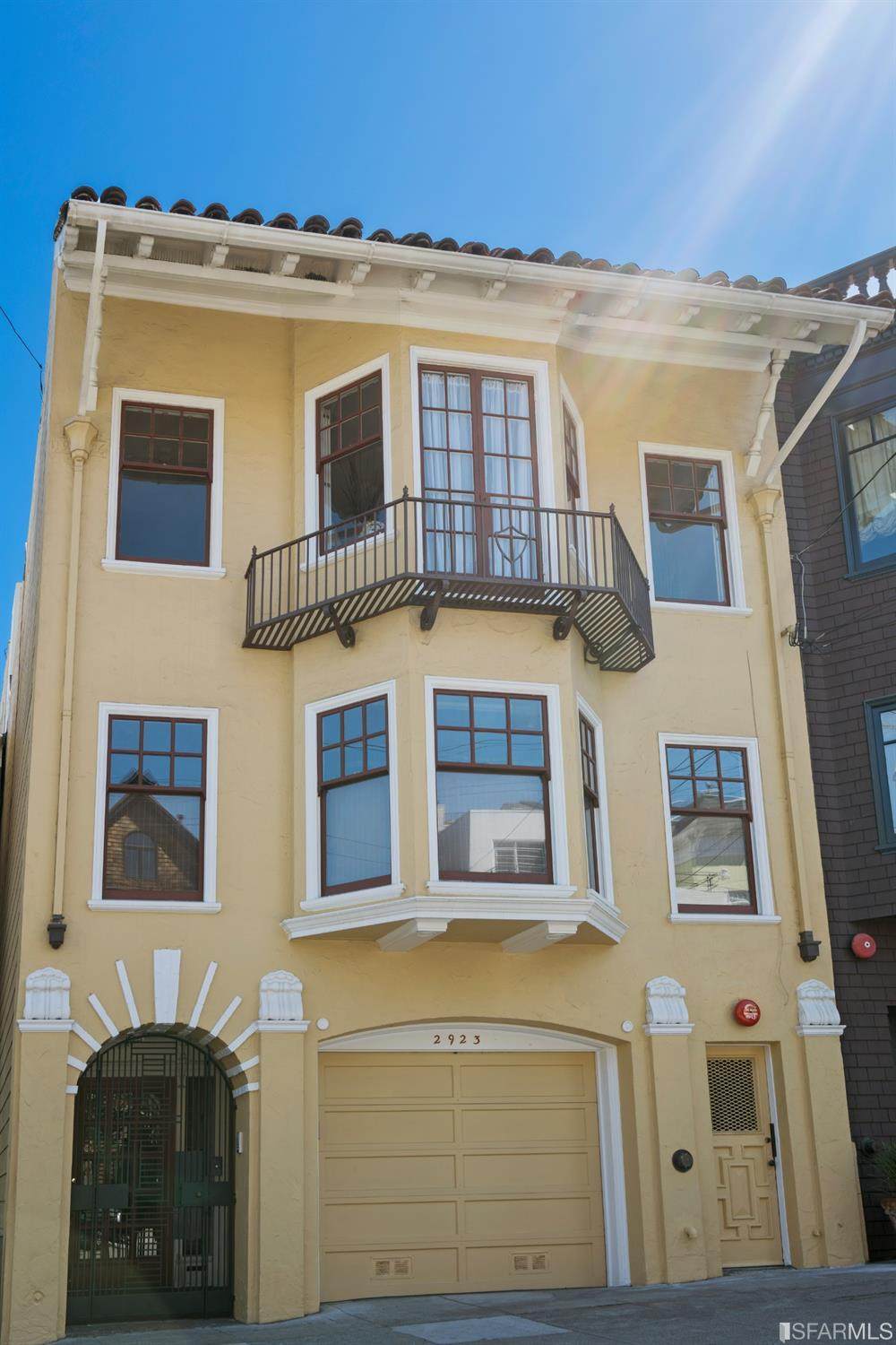 2923 Jackson Street - Photo 1