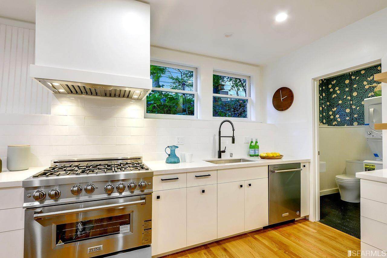1931 Jones Street - Photo 1
