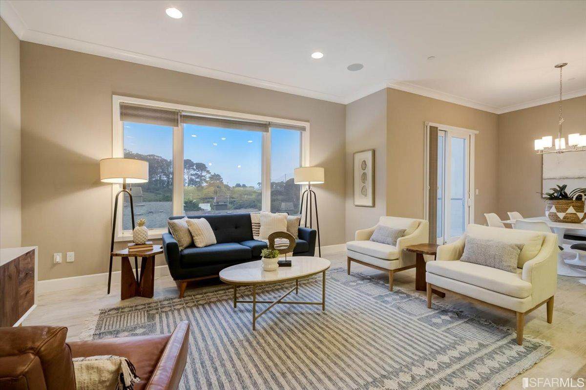 103 Summit Way - Photo 1