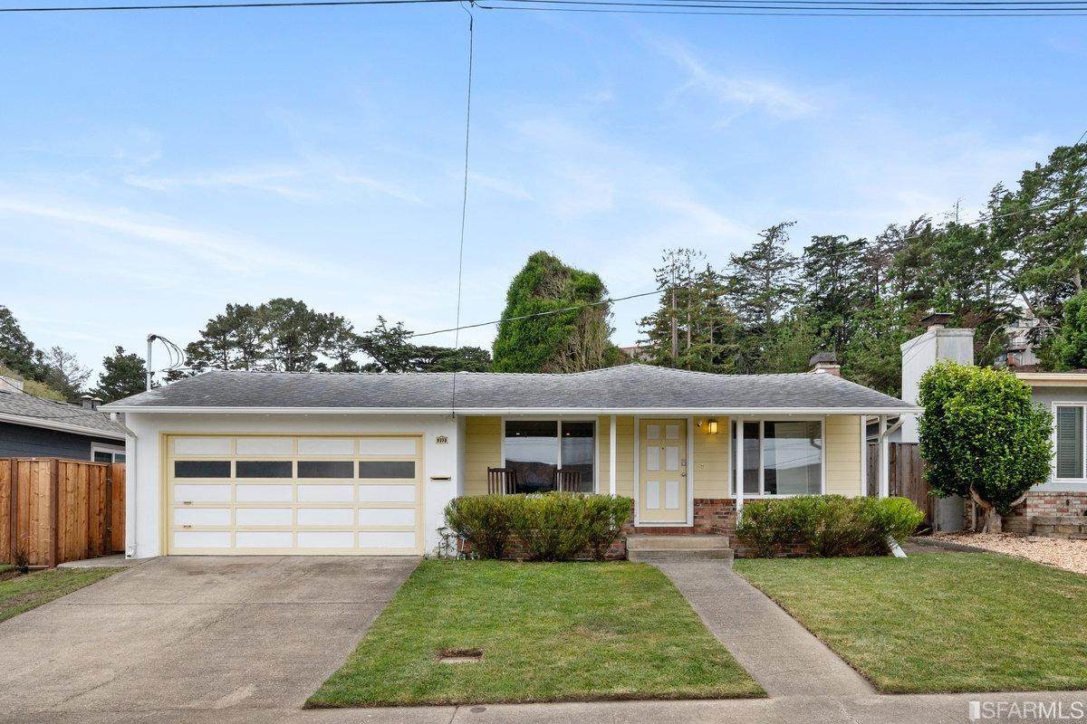 323 Arbor Drive - Photo 1