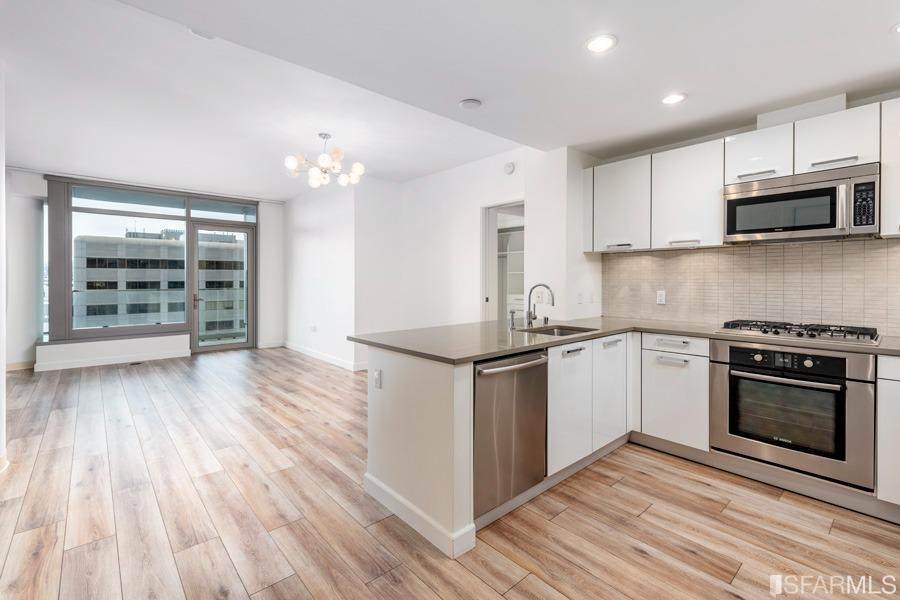 1 Hawthorne Street - Photo 1