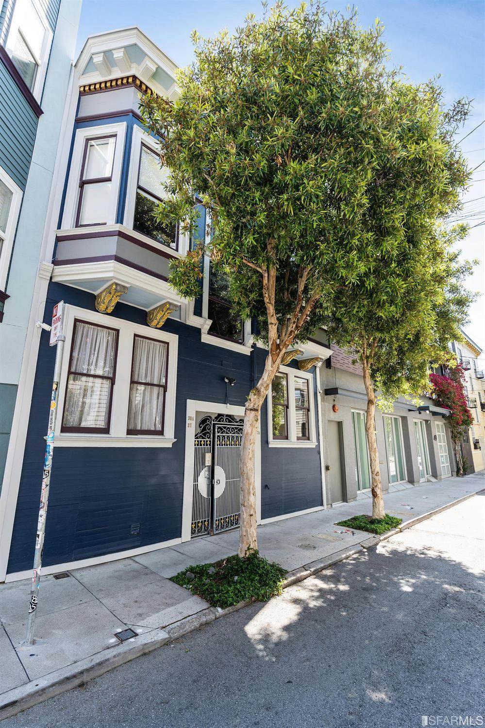 37 Moss Street - Photo 1