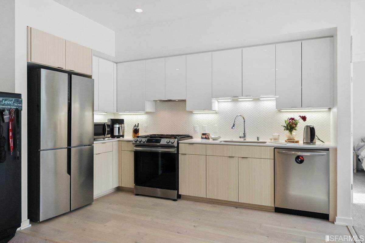 200 Linden Avenue - Photo 1