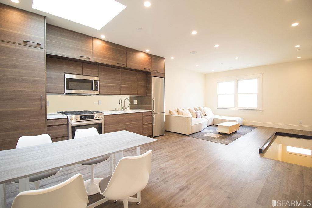 644 Lombard Street - Photo 1