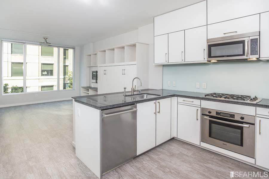 318 Spear Street - Photo 1