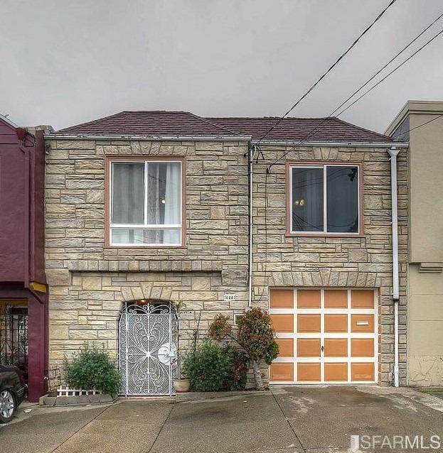 444 Sawyer Street - Photo 1