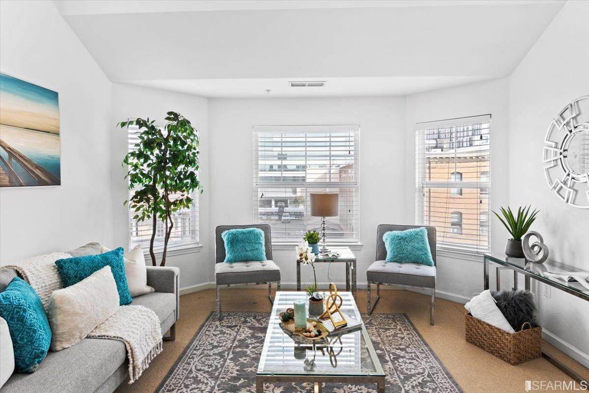 555 10th Street - Photo 1