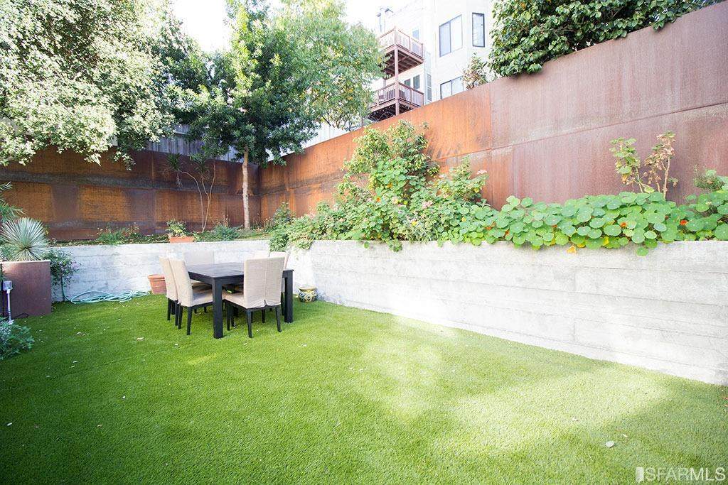 1633 Washington Street - Photo 1