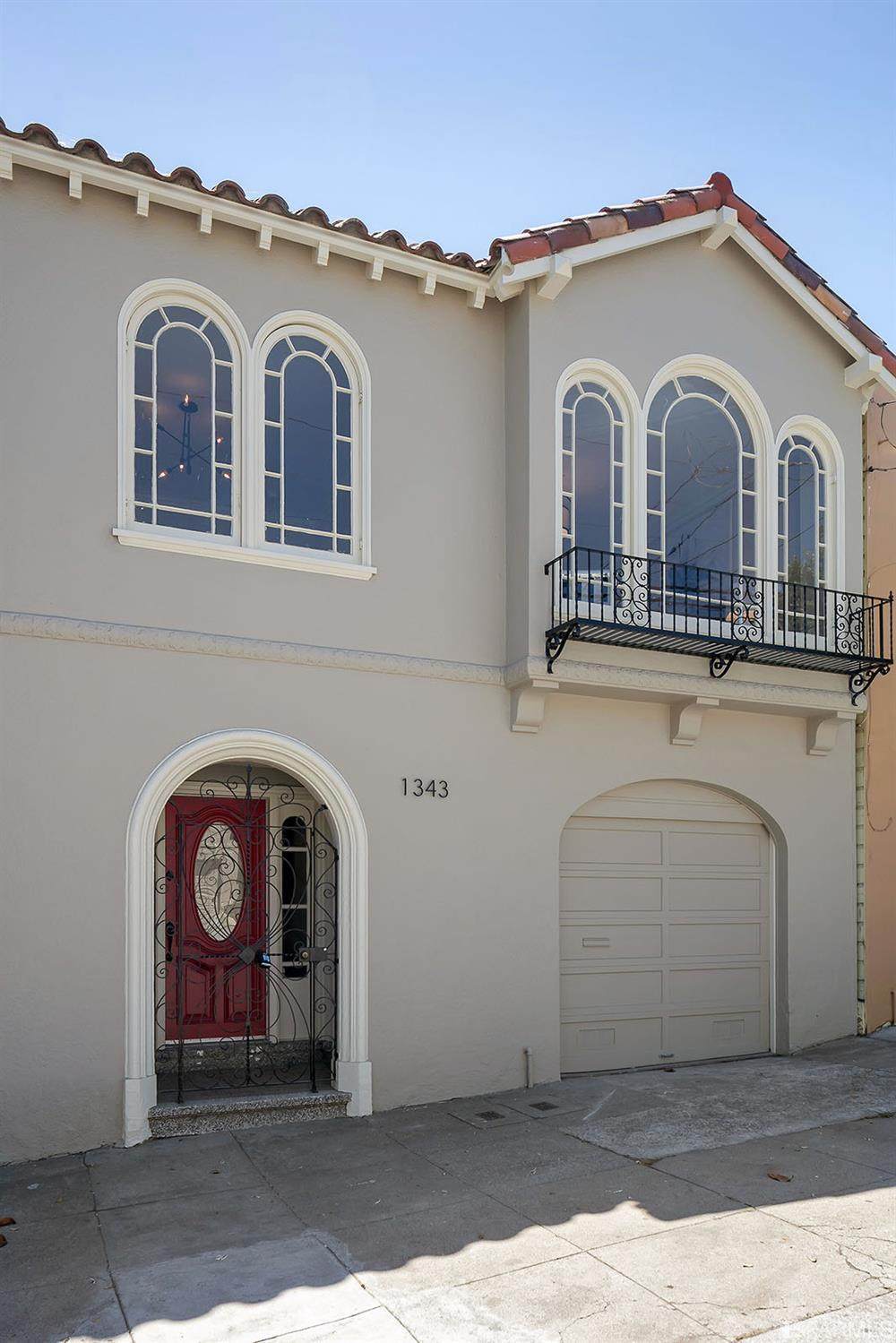 1343 Palou Avenue - Photo 1