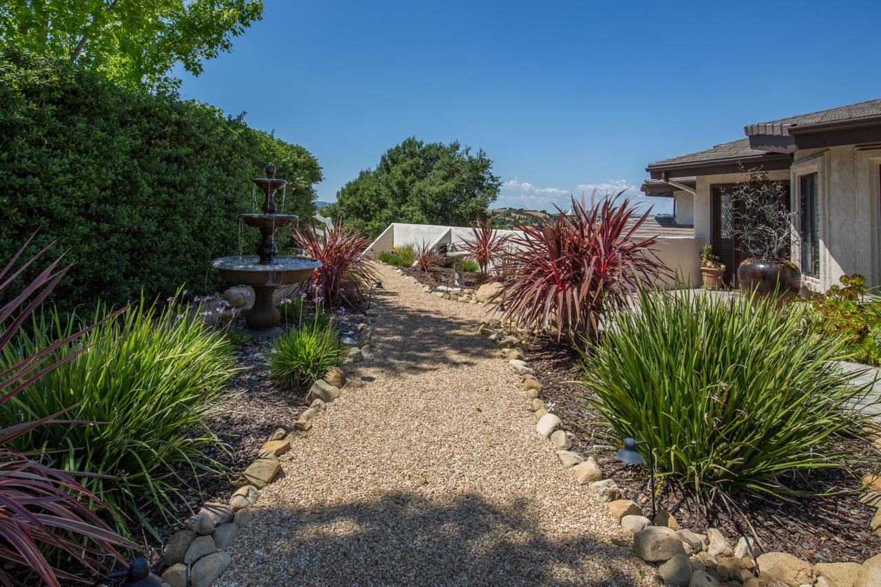 1675 Kronen Way - Photo 1