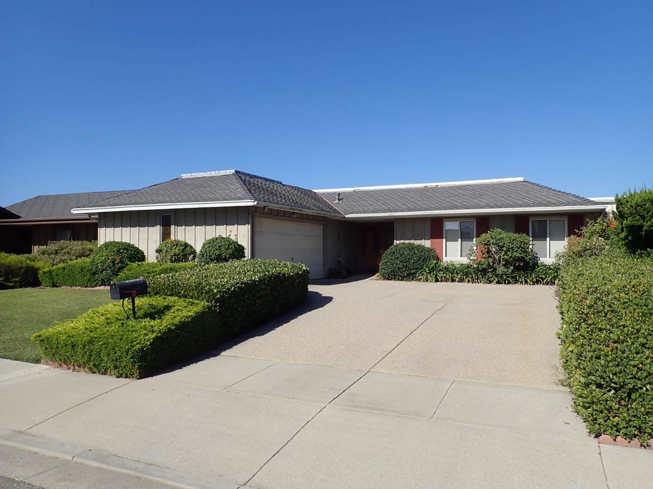 483 Reed Ct - Photo 1