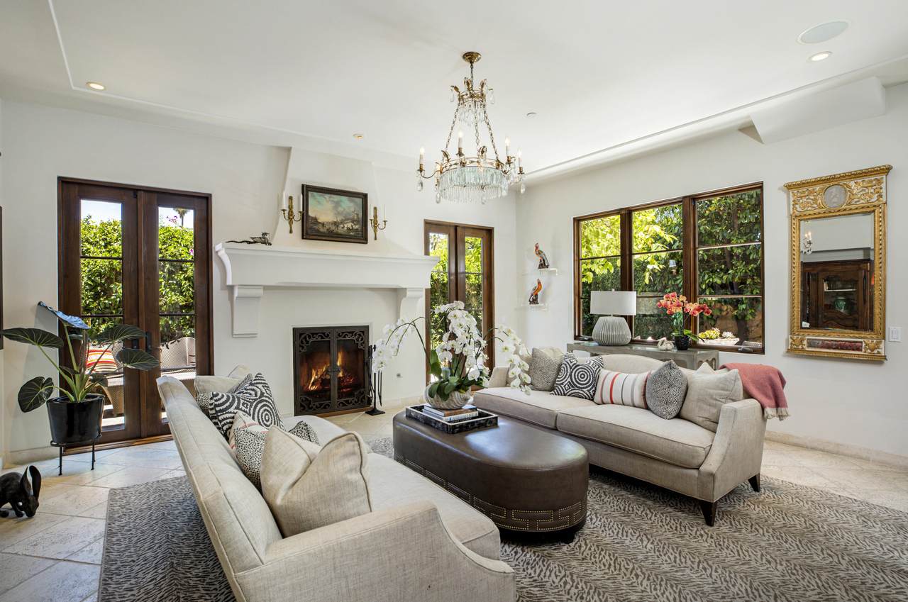 618 Anacapa St - Photo 1