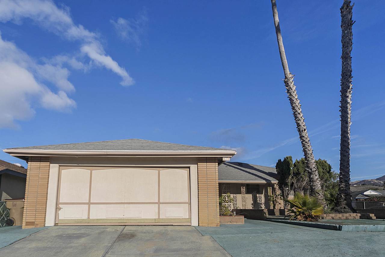 51 Deerhurst Dr - Photo 1