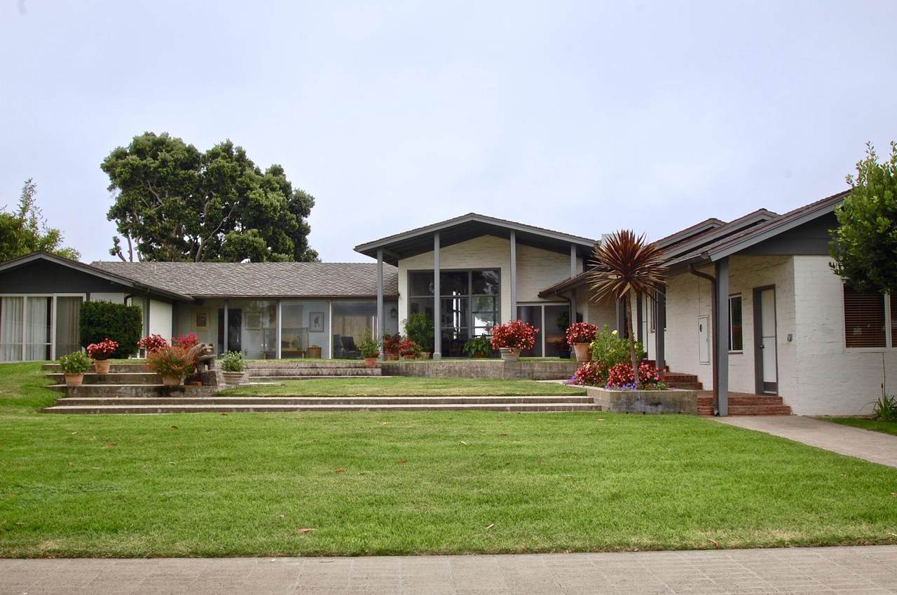4535 Avenue Del Mar - Photo 1
