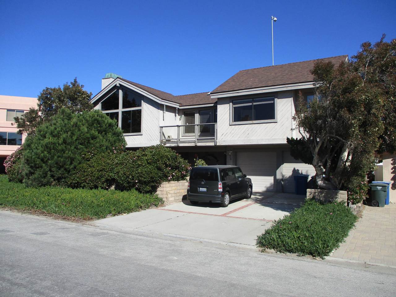 3256 Ocean Dr - Photo 1