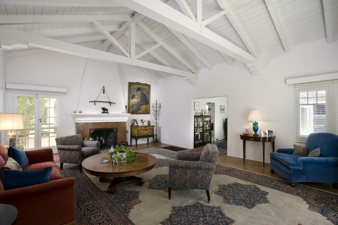 2104 State St - Photo 1