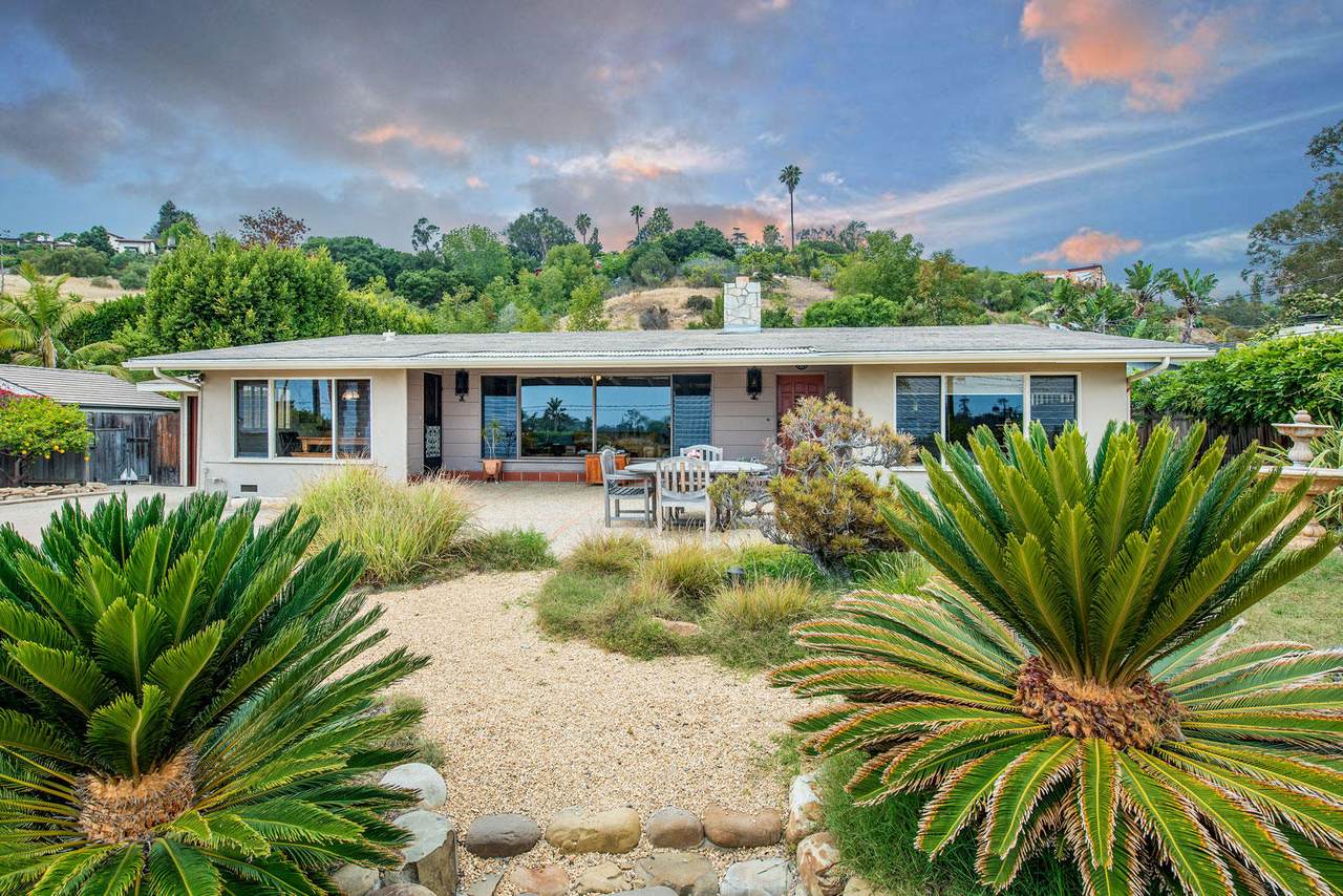 525 Scenic Dr - Photo 1