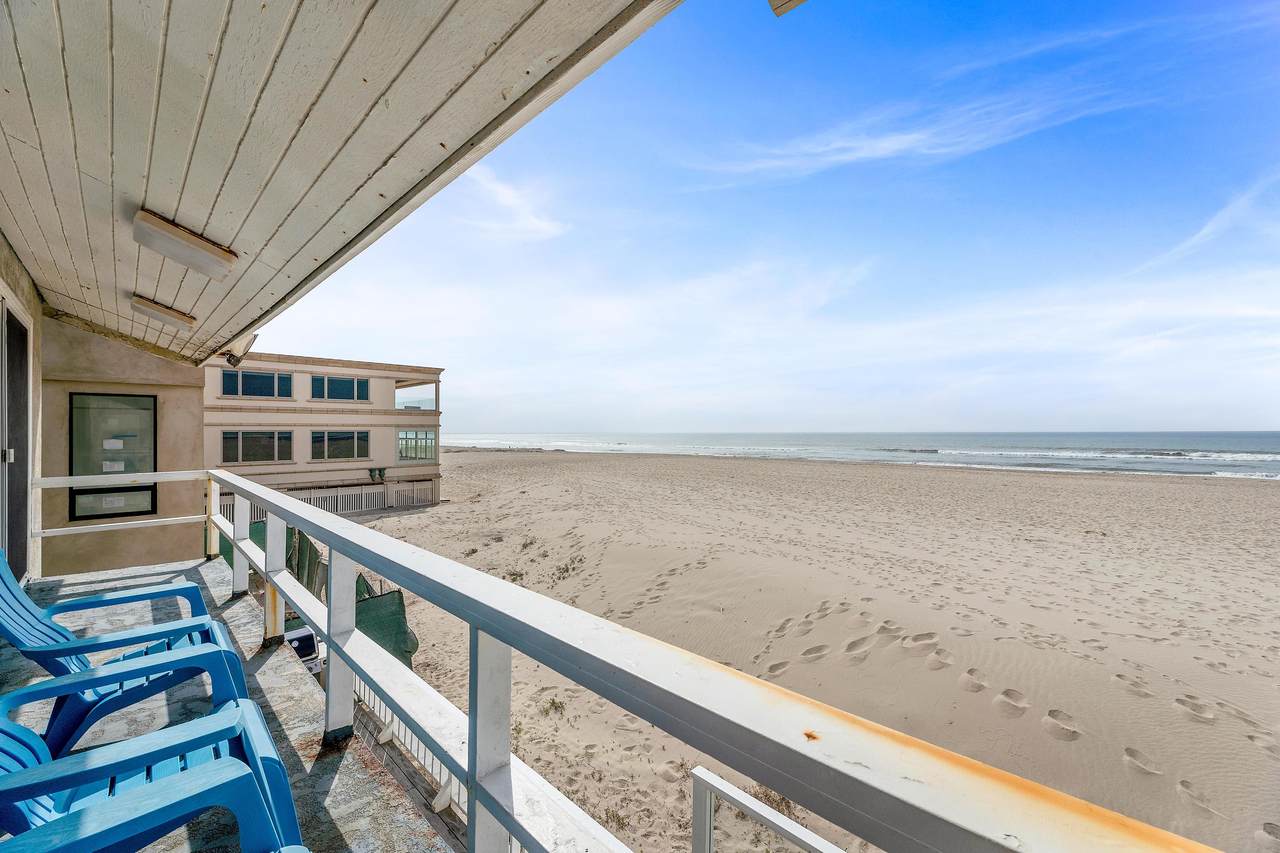 1015 Mandalay Beach Rd - Photo 1