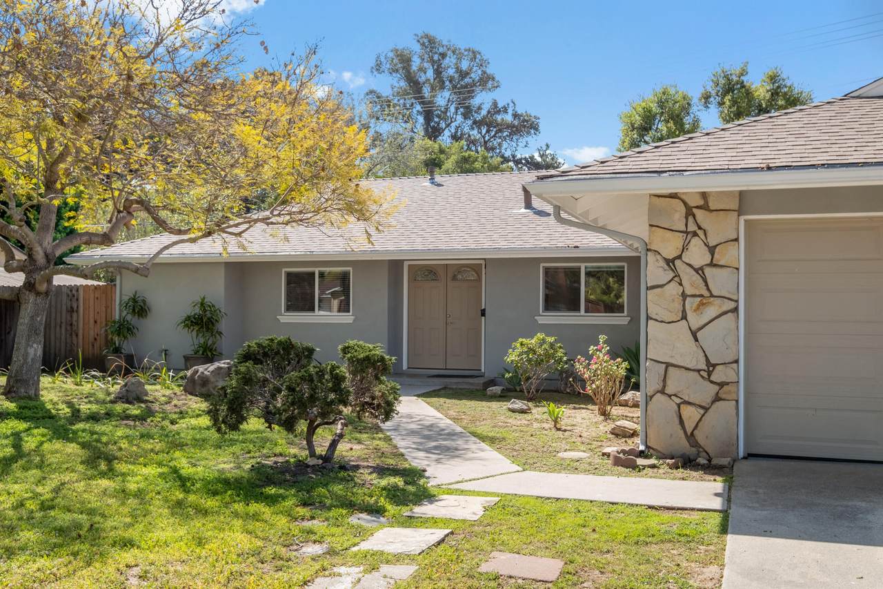 5591 Somerset Dr - Photo 1