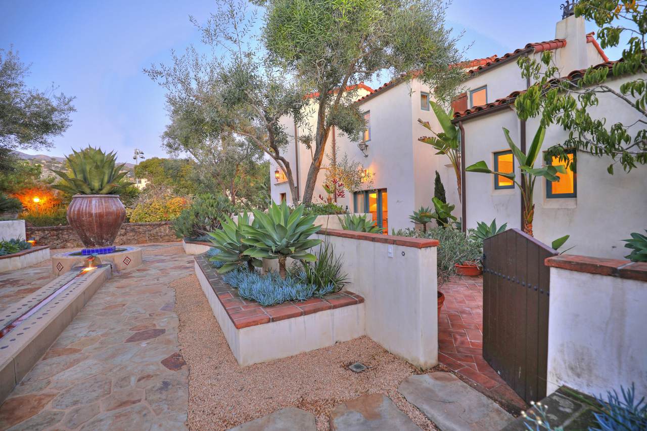 1011 Rinconada Rd - Photo 1