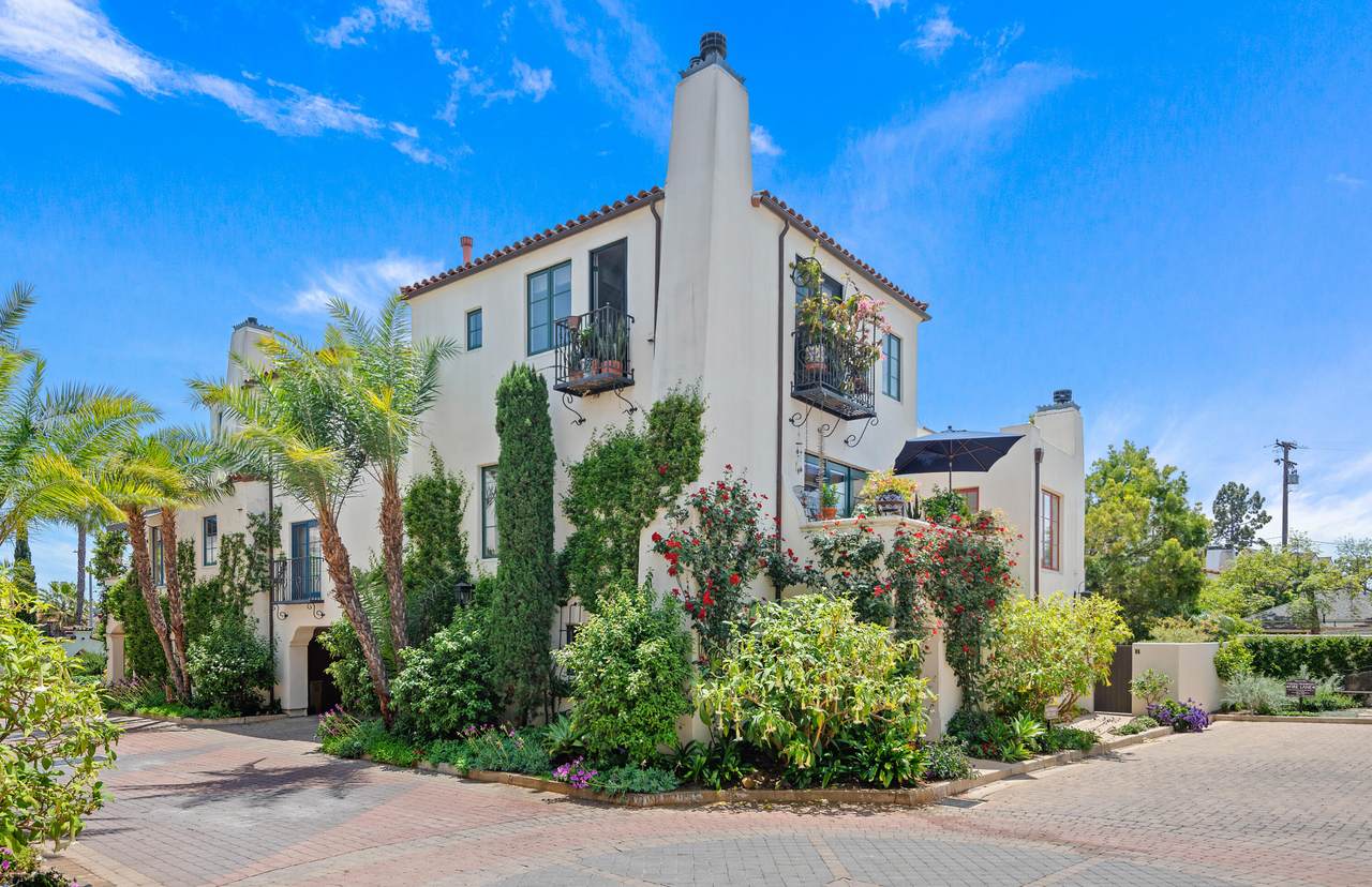 212 Santa Barbara St - Photo 1