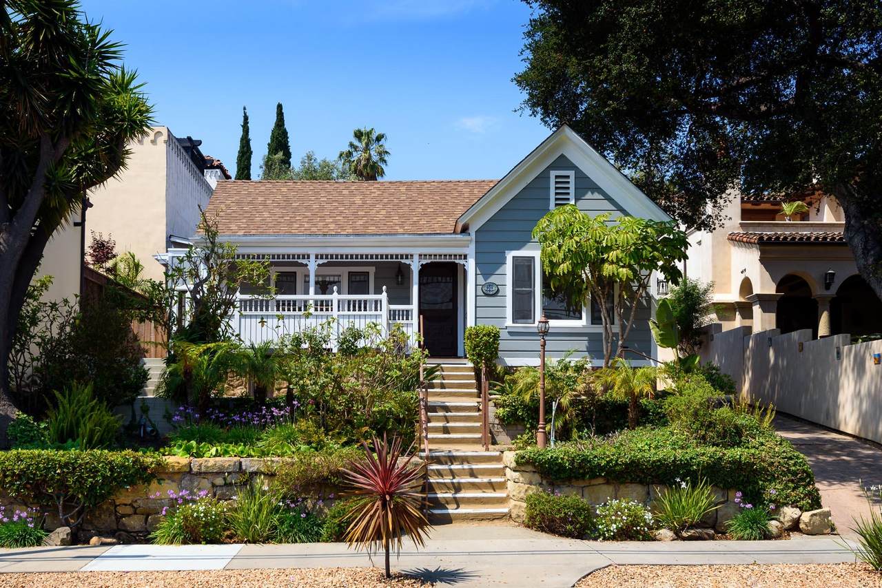 909 Laguna St - Photo 1