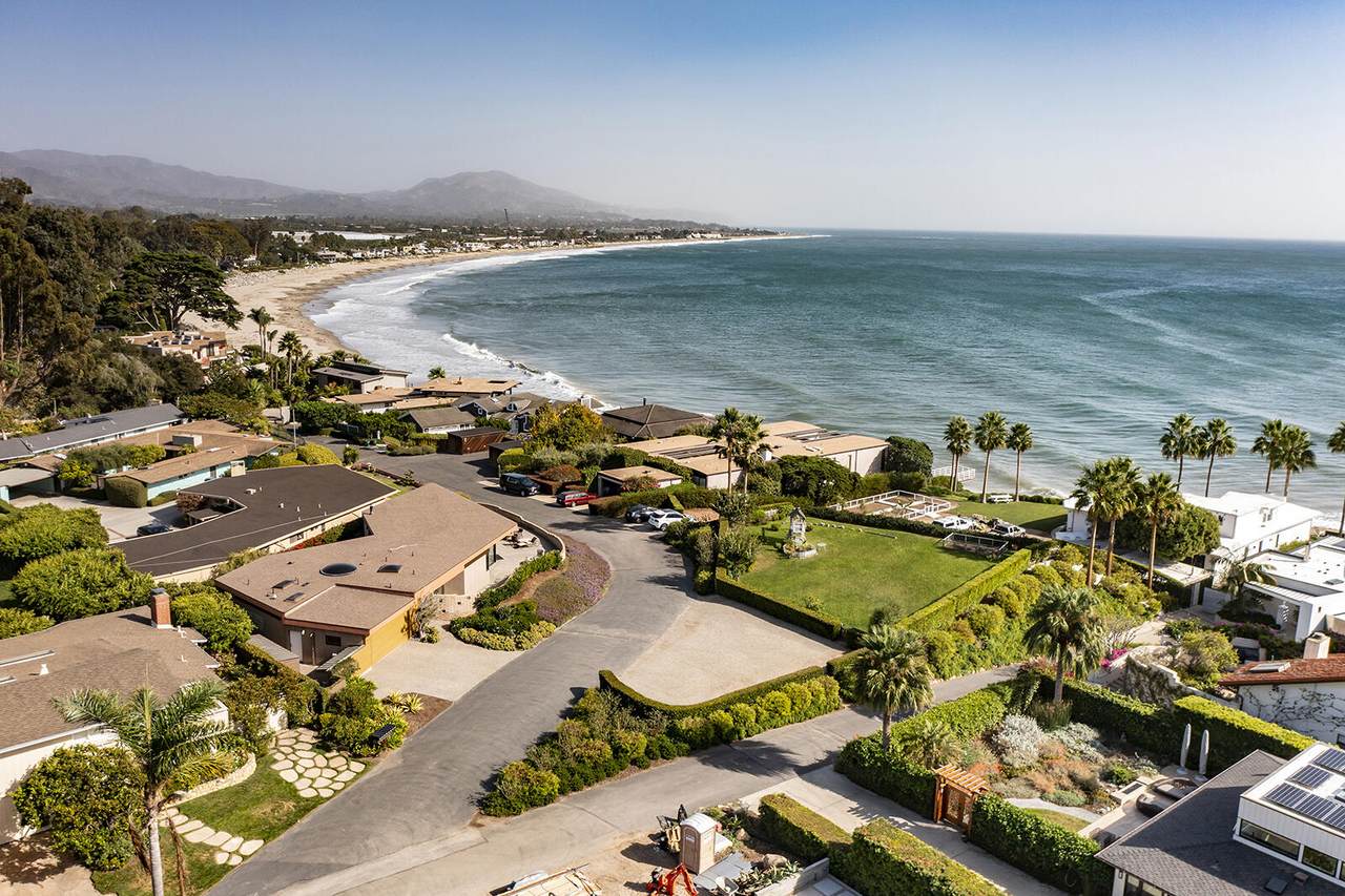 3280 Beach Club Rd - Photo 1