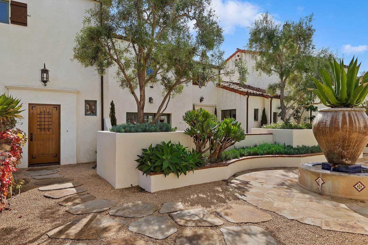 1011 Rinconada Rd - Photo 1