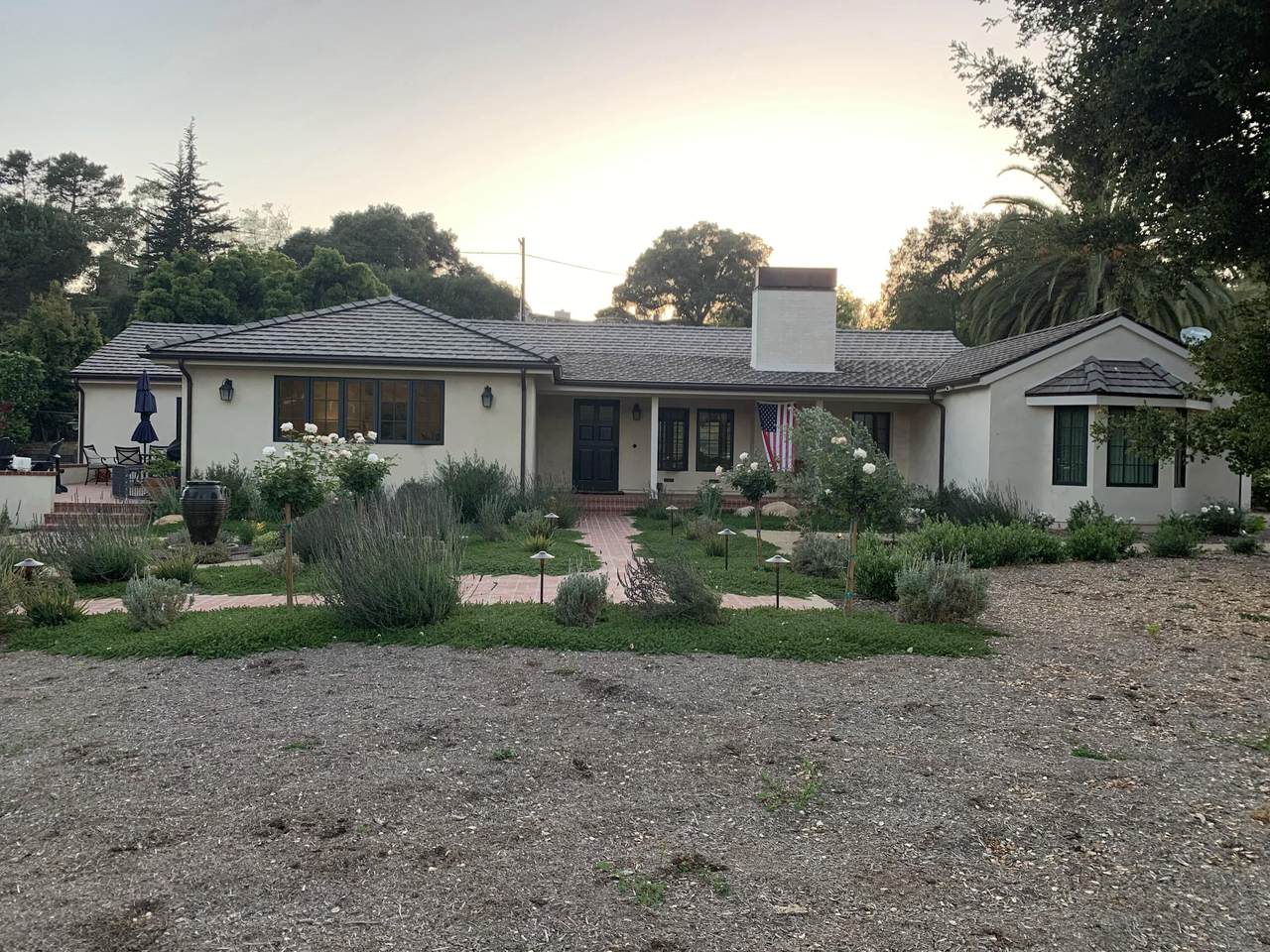 985 Las Palmas Dr - Photo 1