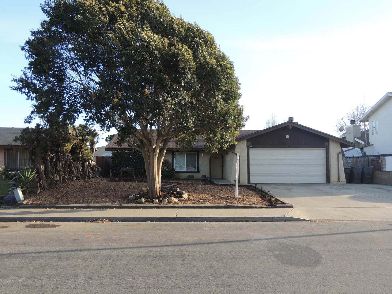 1512 Pine Ave - Photo 1
