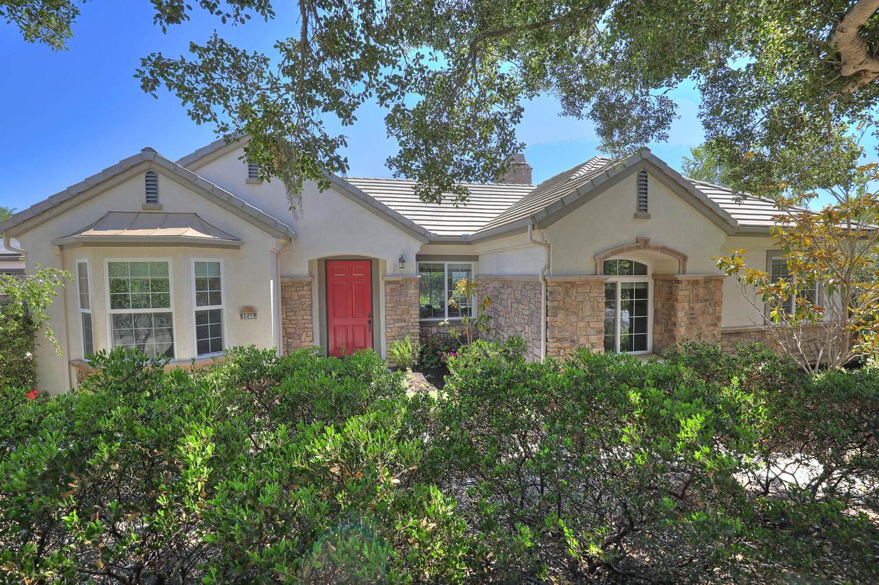 1246 Petersen Ave - Photo 1