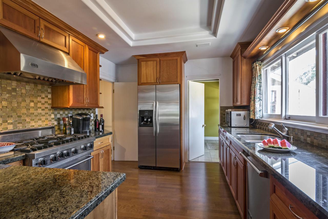 409 Anapamu St - Photo 1