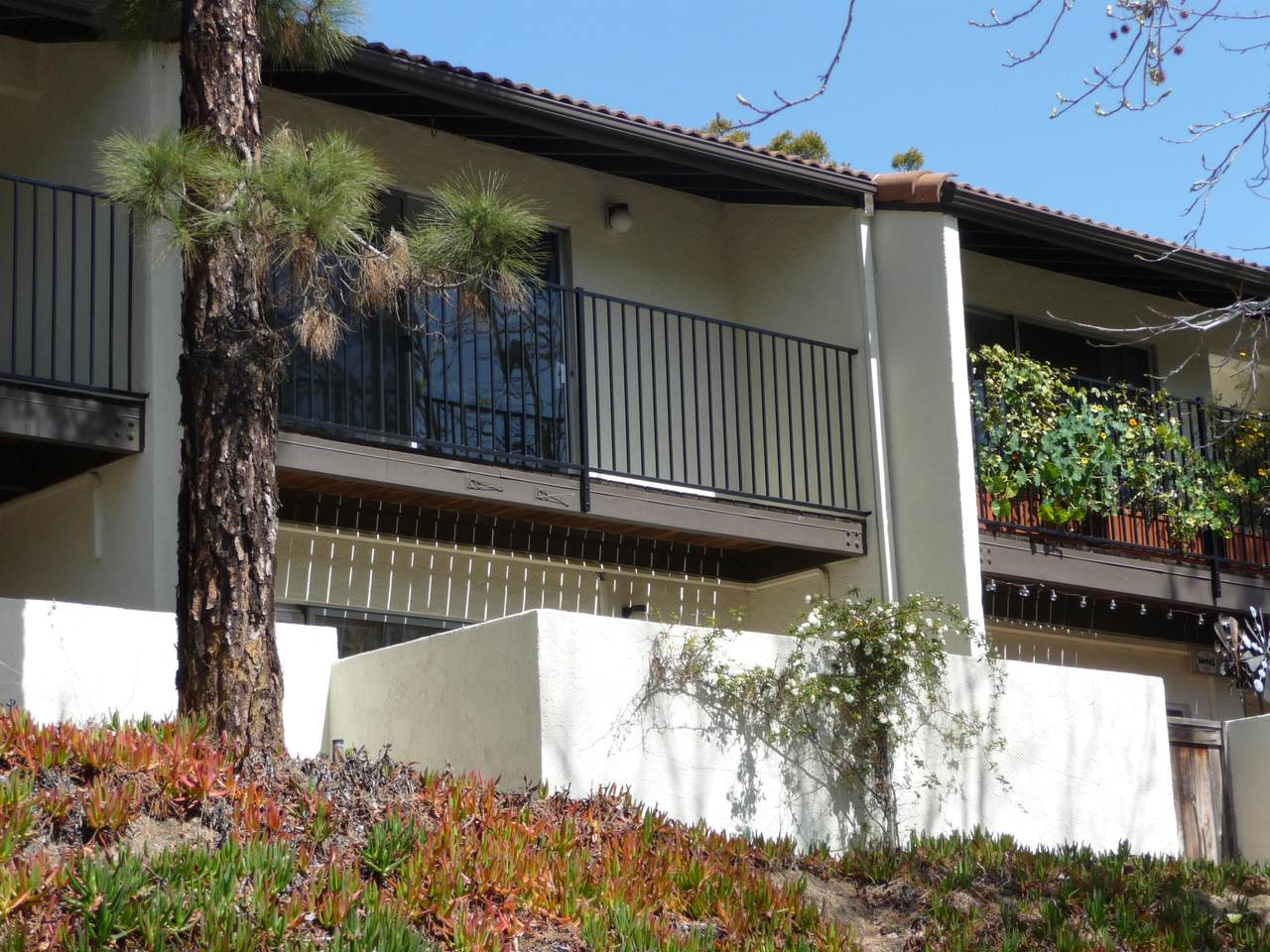 1066 Miramonte Dr - Photo 1