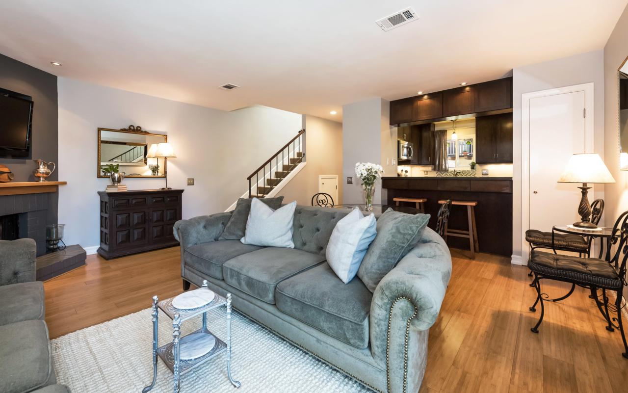 2120 De La Vina St - Photo 1
