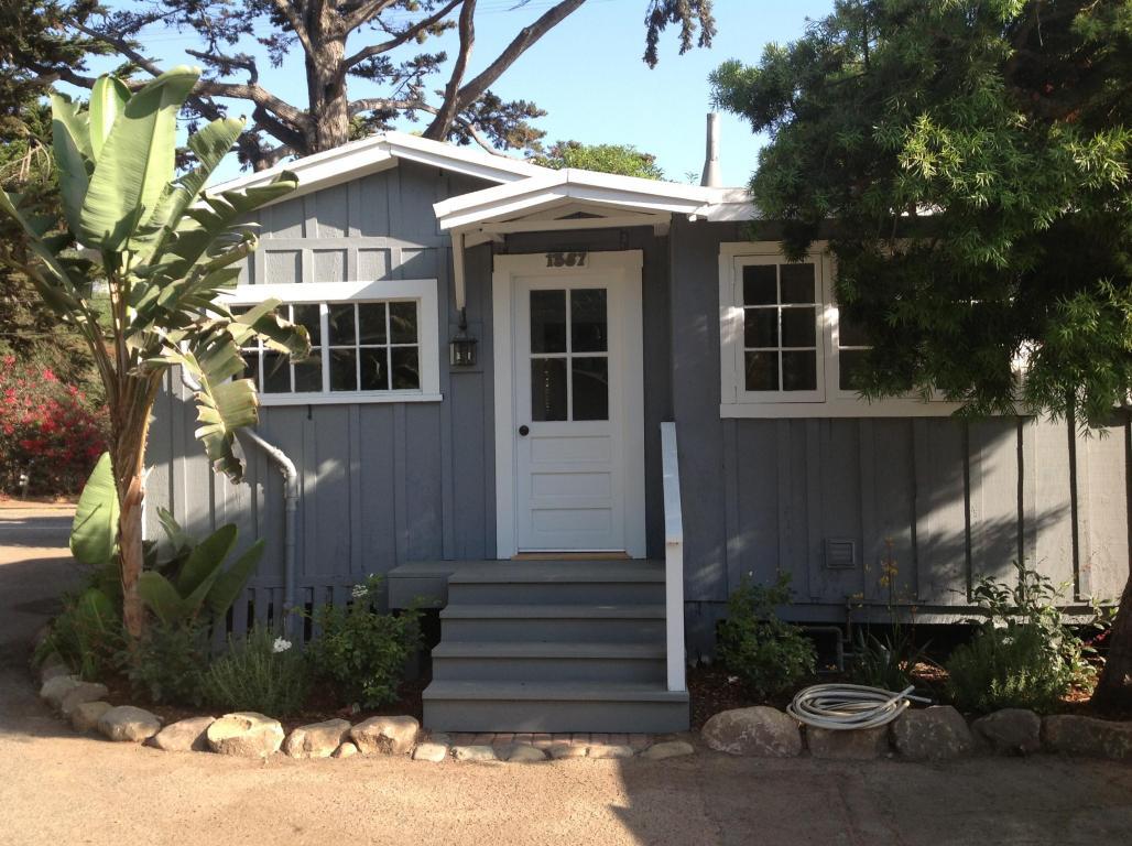 1357 Valley Rd - Photo 1