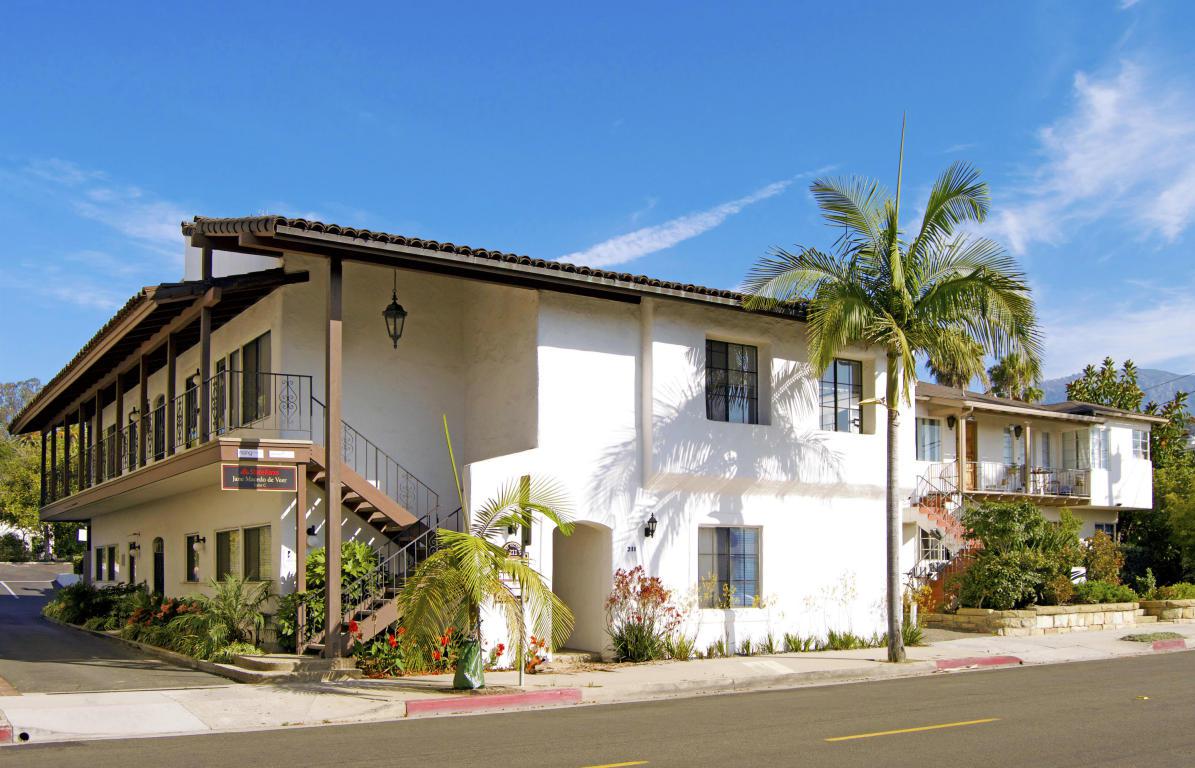 211 Victoria St - Photo 1