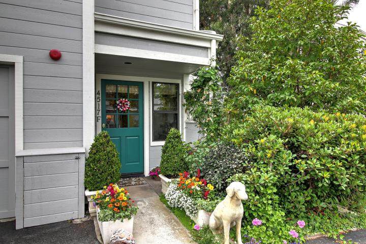 4517 Carpinteria Ave - Photo 1 4517 Carpinteria Ave - Photo 1