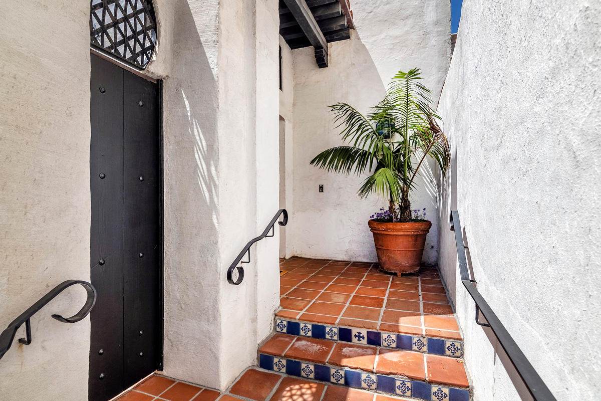 331 Canon Perdido St - Photo 1
