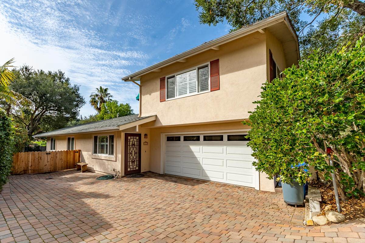 2425 Pine Dr - Photo 1