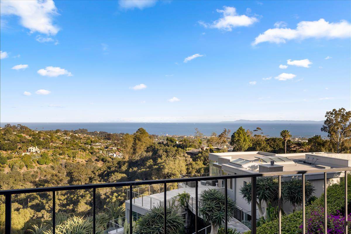 424 Las Alturas Rd - Photo 1