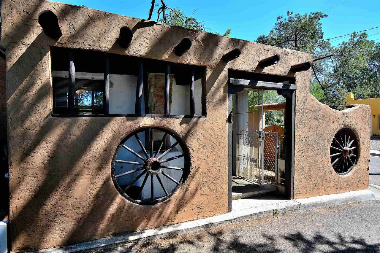 108 Moore - Photo 1