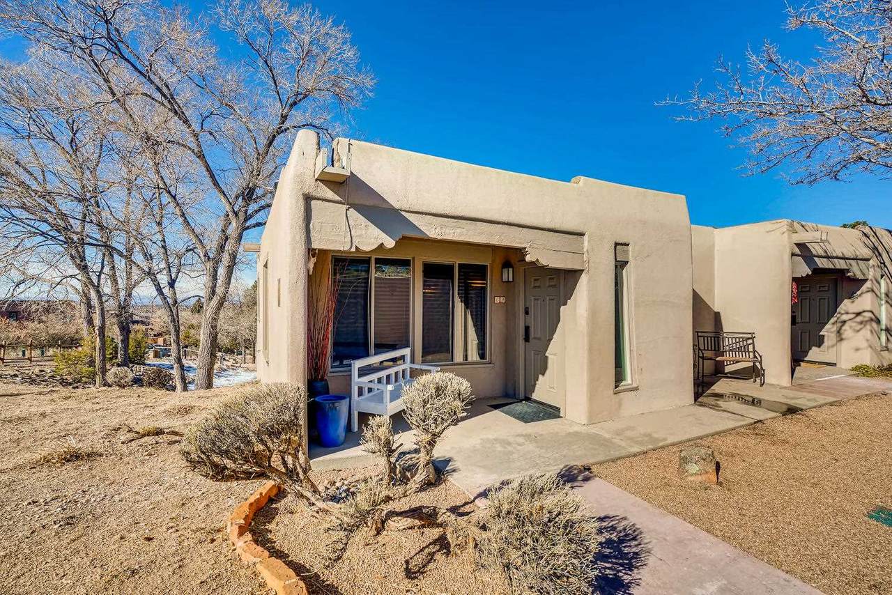 320 Artist Rd - Photo 1