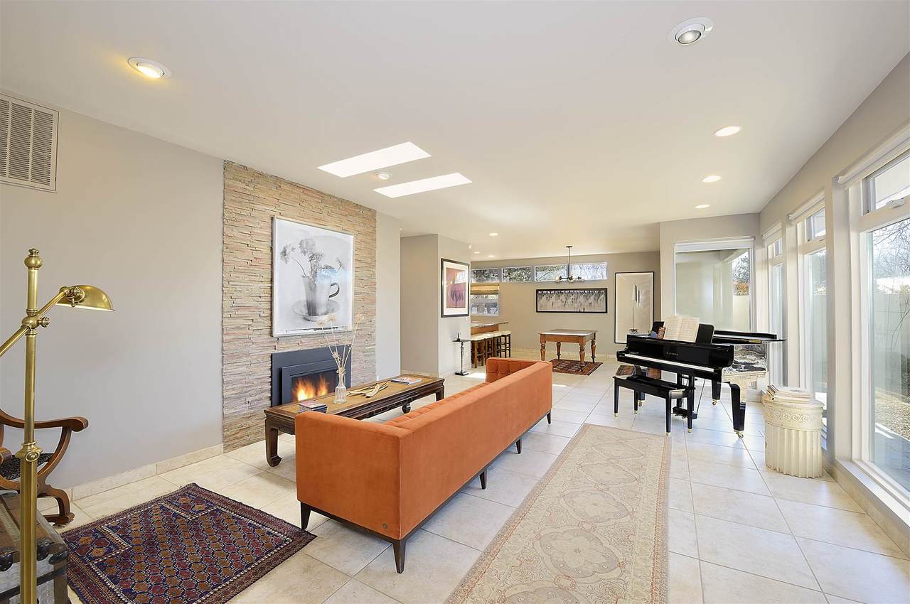 106 Valley Dr - Photo 1