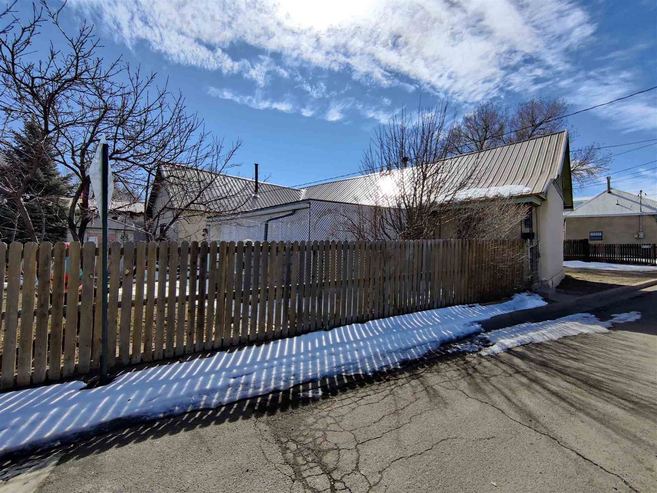 325 Santa Fe St - Photo 1