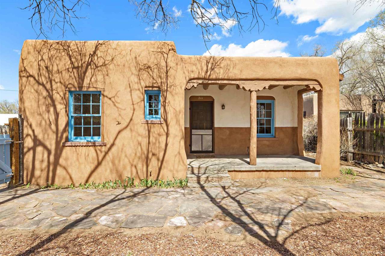 211 Houghton Street - Photo 1